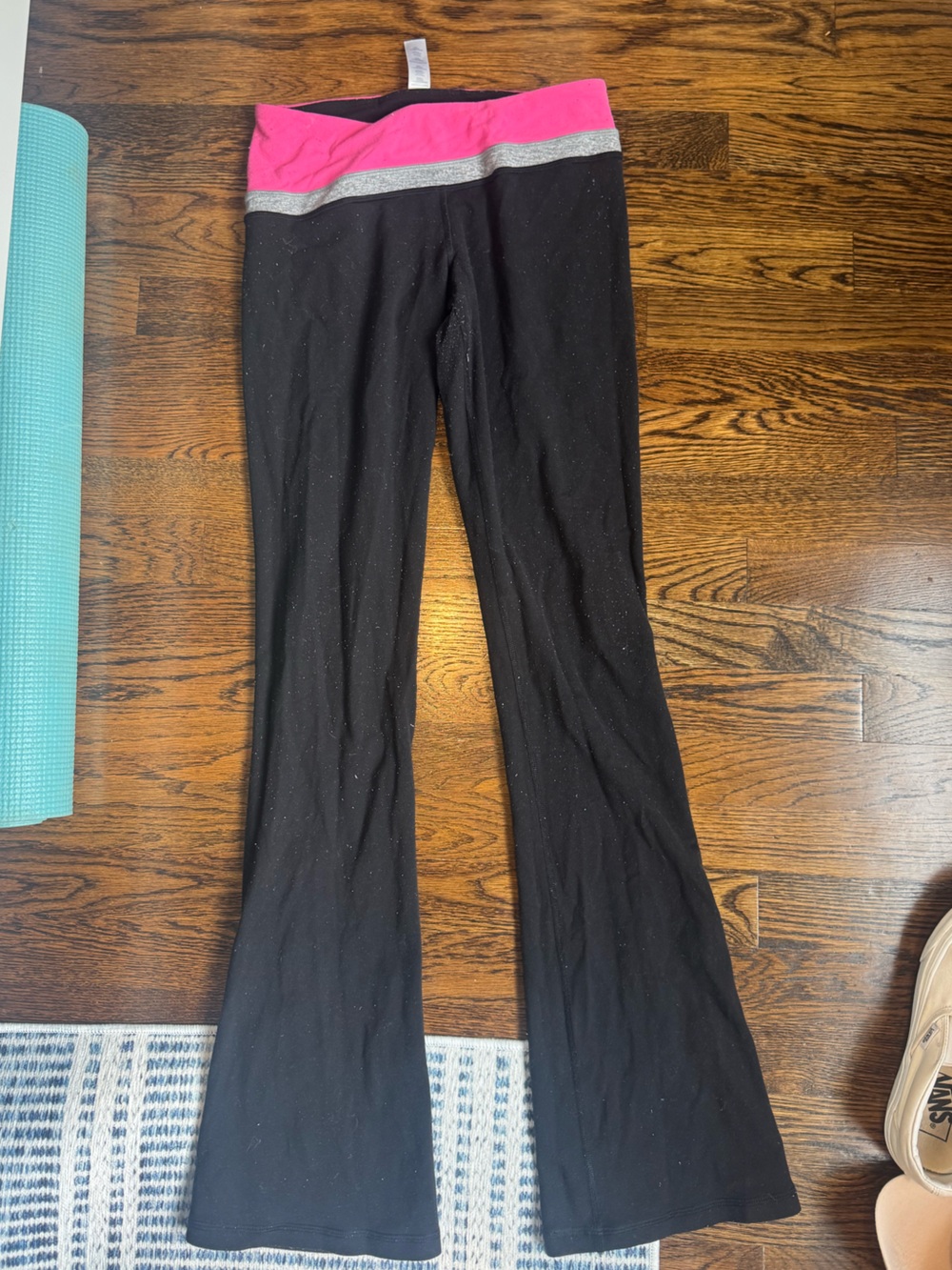 Vintage Lululemon / Ivivva Reversible Flare Yoga Pants 🩷🖤